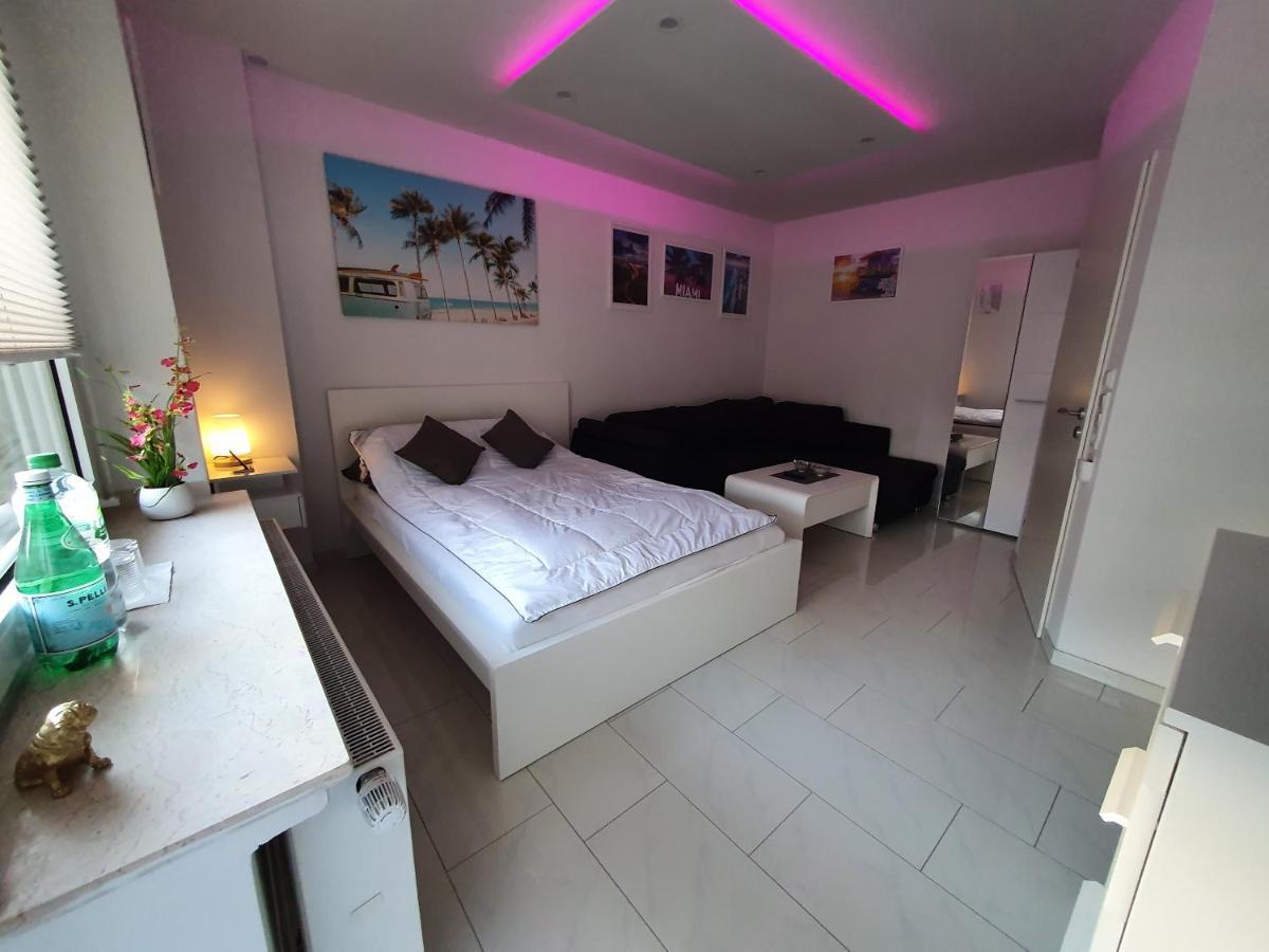 Miami Apartment พาเดอร์บอร์น ภายนอก รูปภาพ