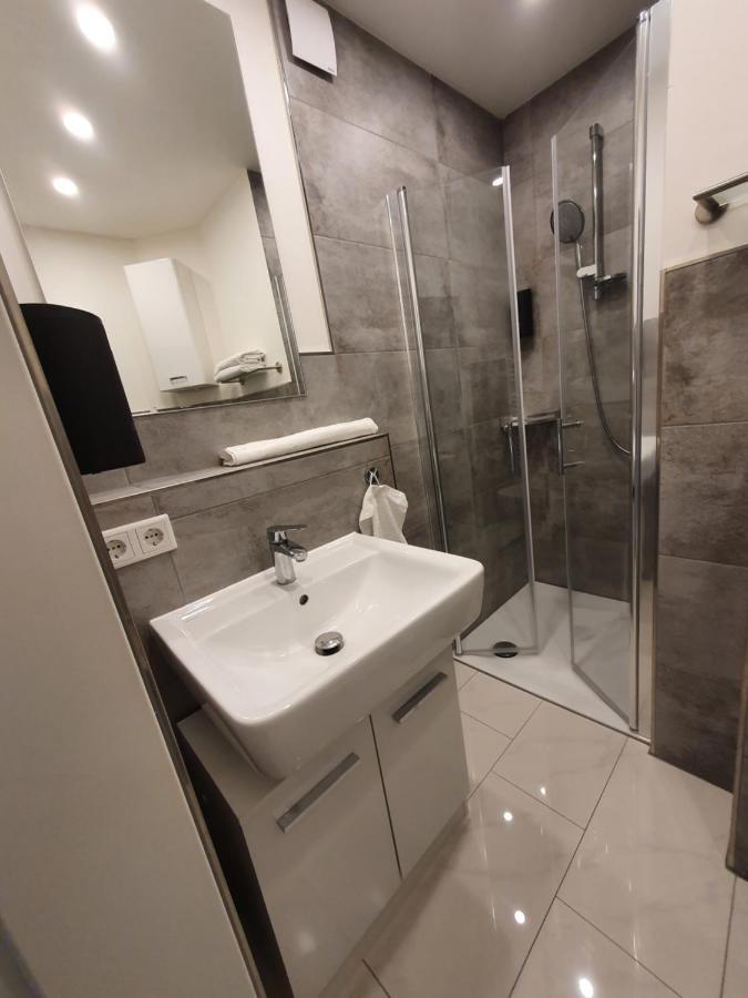 Miami Apartment พาเดอร์บอร์น ภายนอก รูปภาพ