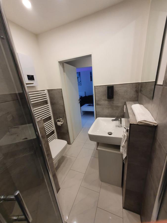Miami Apartment พาเดอร์บอร์น ภายนอก รูปภาพ